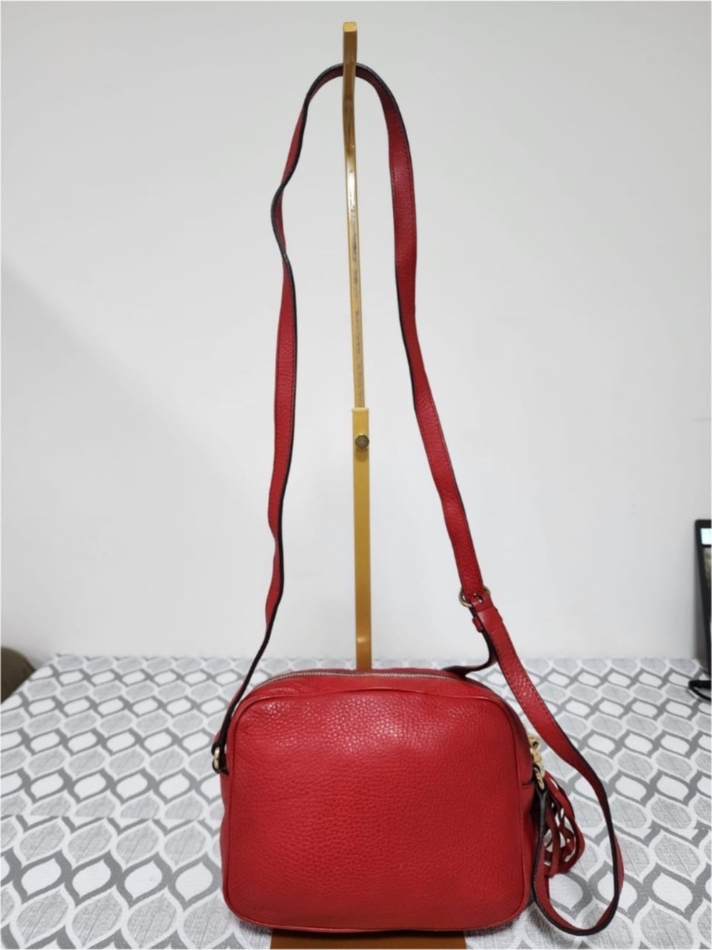 Authentic GUCCI Pebbled Calfskin Small Soho Disco Crossbody Bag Red - Picture 4 of 15